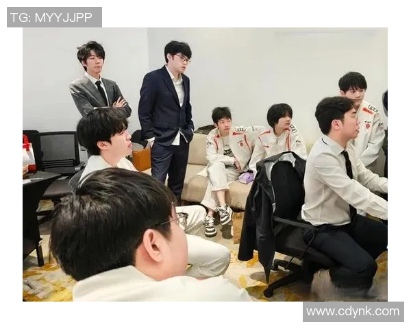 聚焦英雄联盟TES战队心理素质提升与团队协作的深度探讨 聚焦英雄联盟TES战队心理素质提升与团队协作的深度探讨