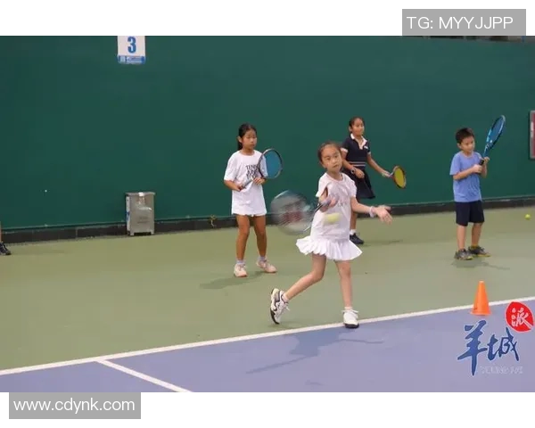 重庆网球队耐力训练揭秘:如何在网球赛场上持久战斗 重庆网球队耐力训练揭秘:如何在网球赛场上持久战斗