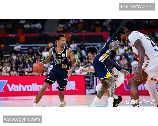 2017年CBA季后赛北京队与上海队激战正酣精彩瞬间回顾与分析