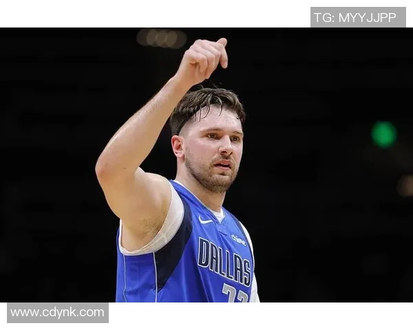 东契奇狂砍73分刷新现役得分纪录独行侠力克太阳终结其11连胜势头