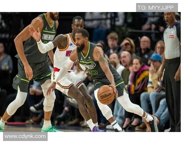 森林狼对阵爵士比赛中罗斯表现出色引发球迷热议