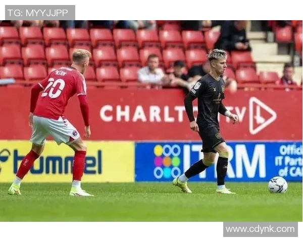 桑德兰与什鲁斯足球激战正酣争夺英甲联赛重要积分