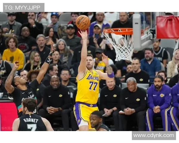 湖人对马刺精彩回放全程解说带你重温经典对决瞬间